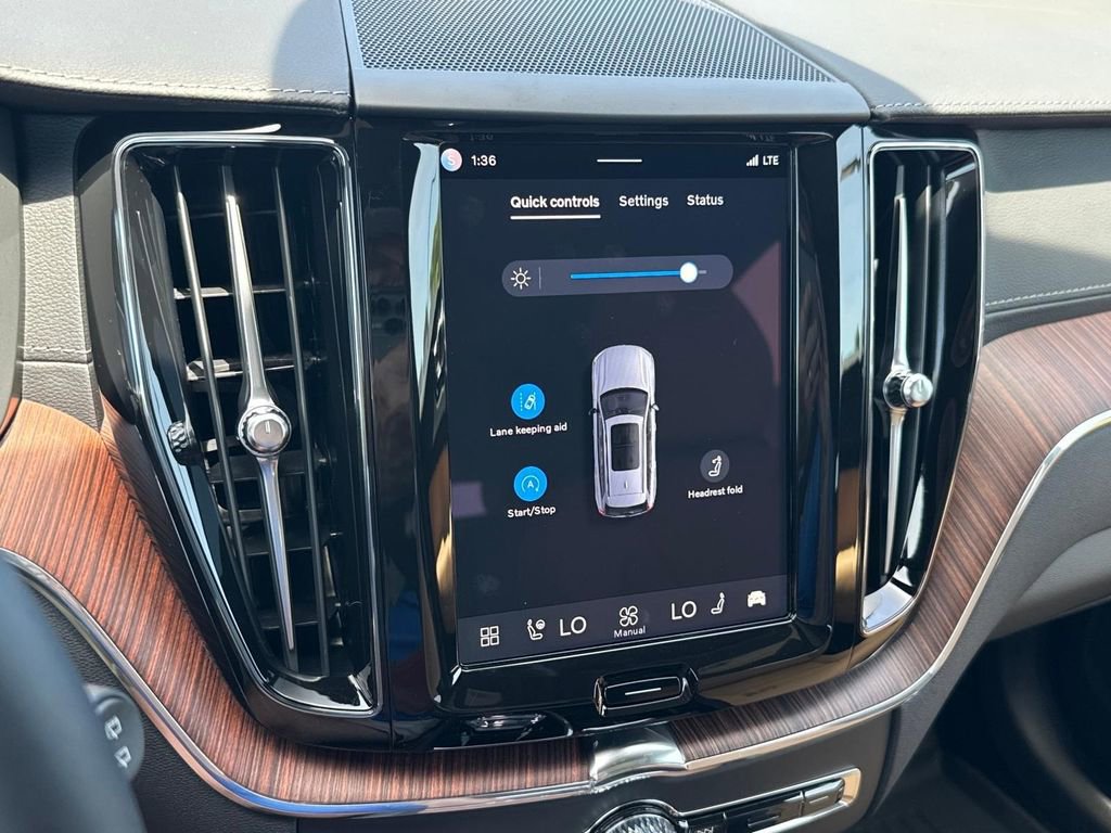 Certified 2025 Volvo XC60 B5 Ultra w/ Climate Package AWD/4WD image 19