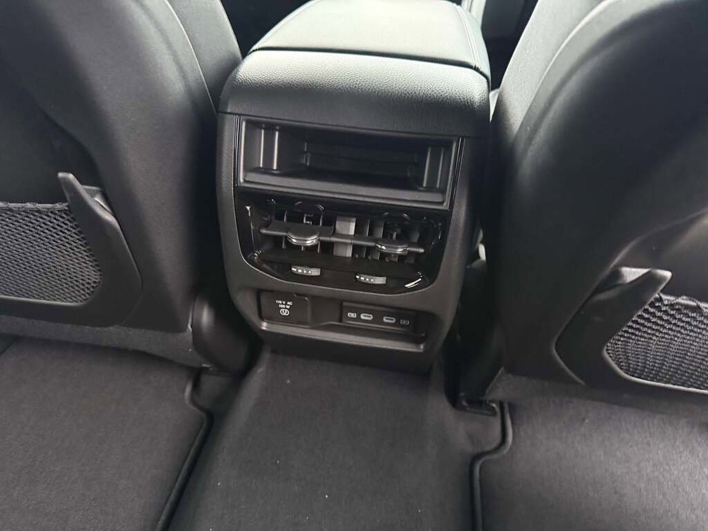 New 2026 Jeep Grand Cherokee Altitude image 19