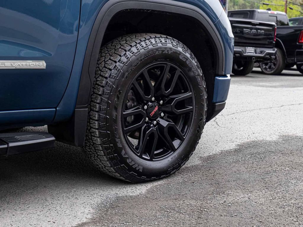 Used 2026 GMC Sierra 1500 Elevation w/ Elevation Premium Package AWD/4WD image 9