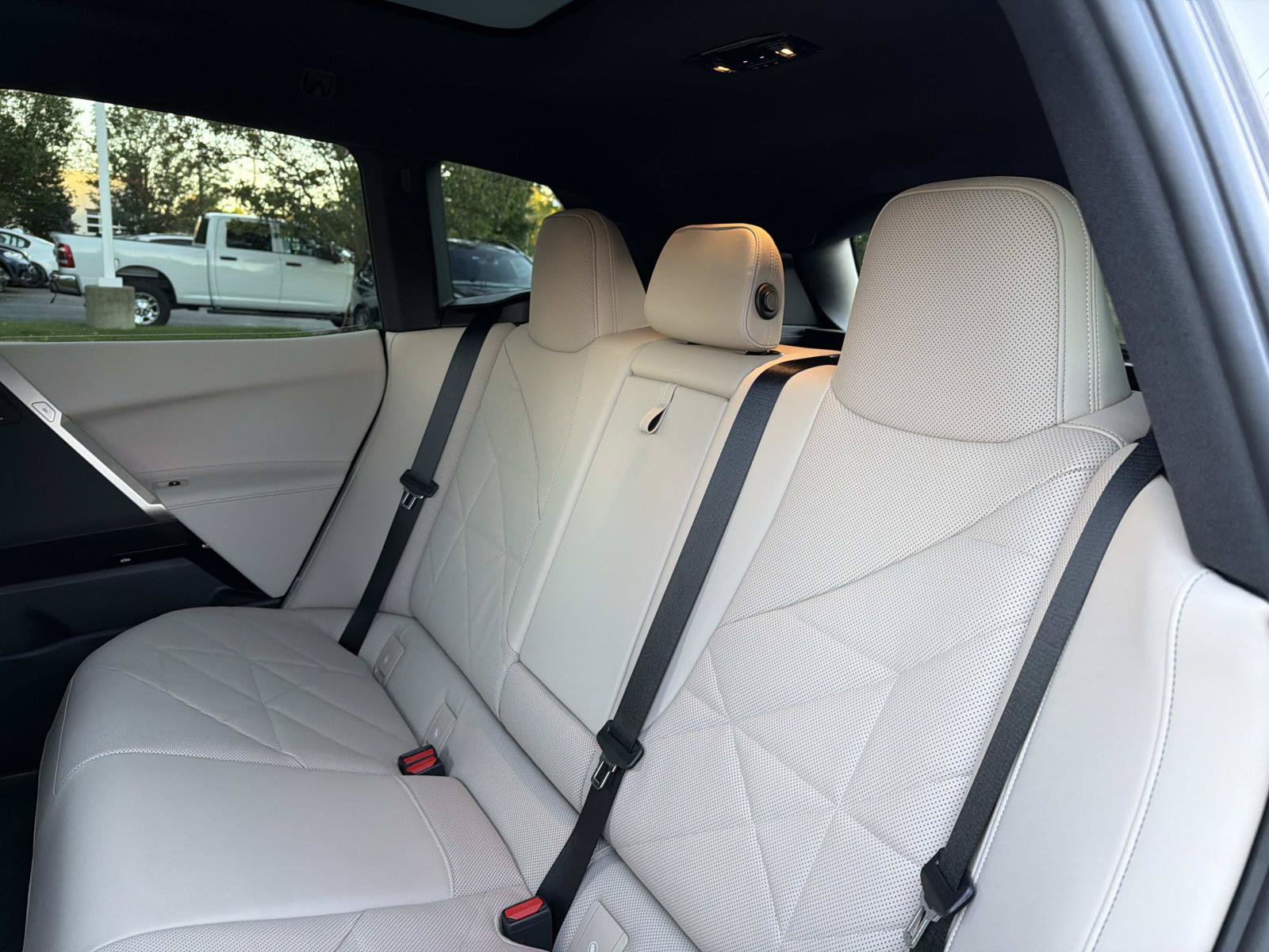 Certified 2024 BMW iX xDrive50 w/ Premium Package AWD/4WD image 24