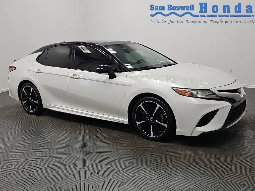 Used 2019 Toyota Camry XSE w/ Navigation Package FWD image 1