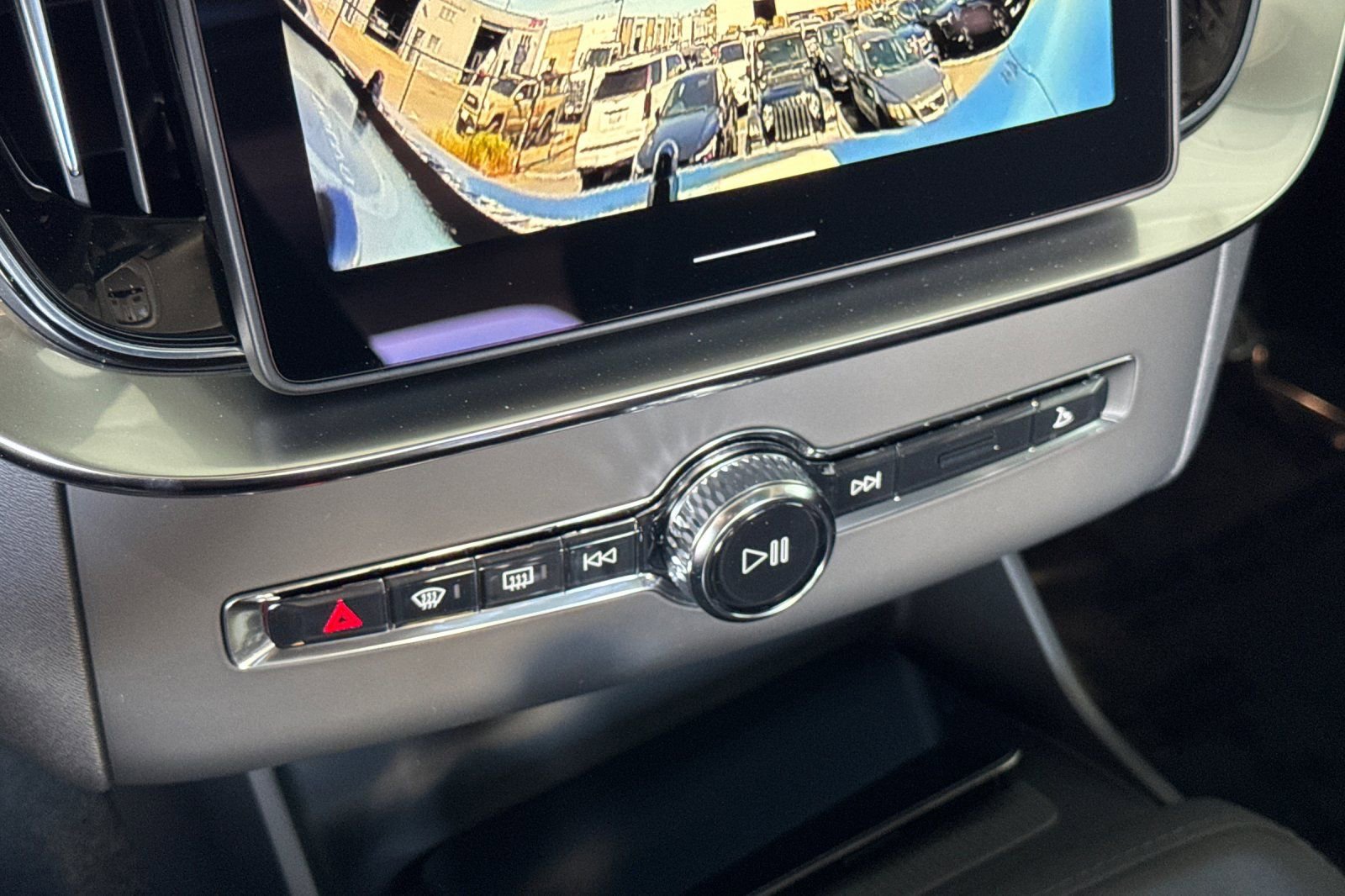 New 2026 Volvo XC90 B5 Plus w/ Protection Package image 24