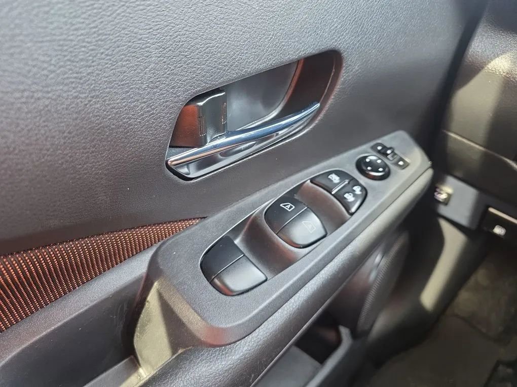 Used 2021 Nissan Kicks SR w/ Interior Electronics Package image 22