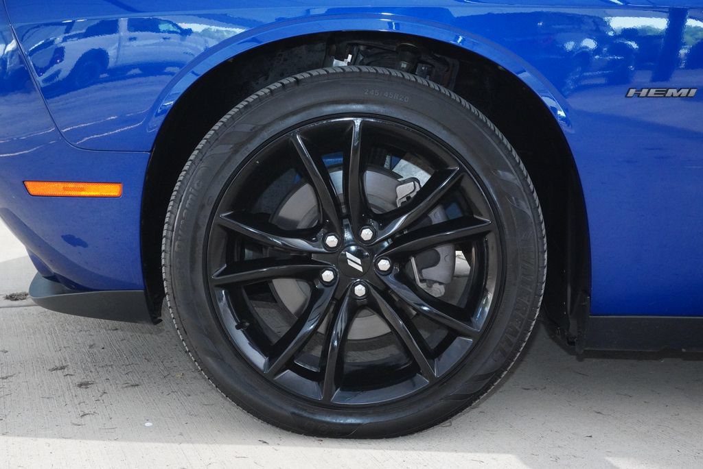 Used 2018 Dodge Challenger R/T w/ Driver Convenience Group RWD image 10