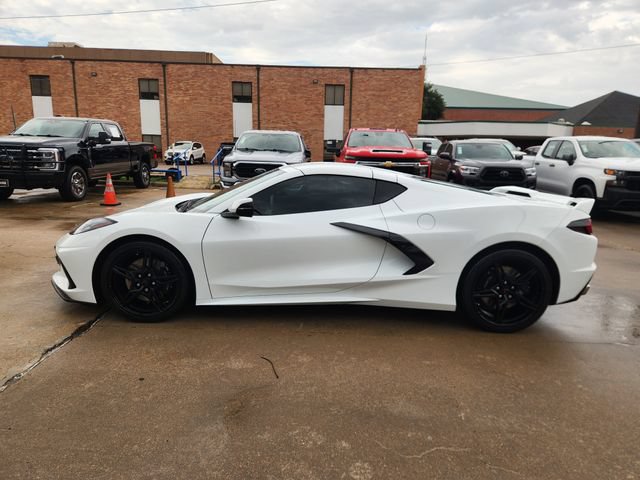 Used 2022 Chevrolet Corvette Stingray Coupe w/ Z51 Performance Package RWD image 4