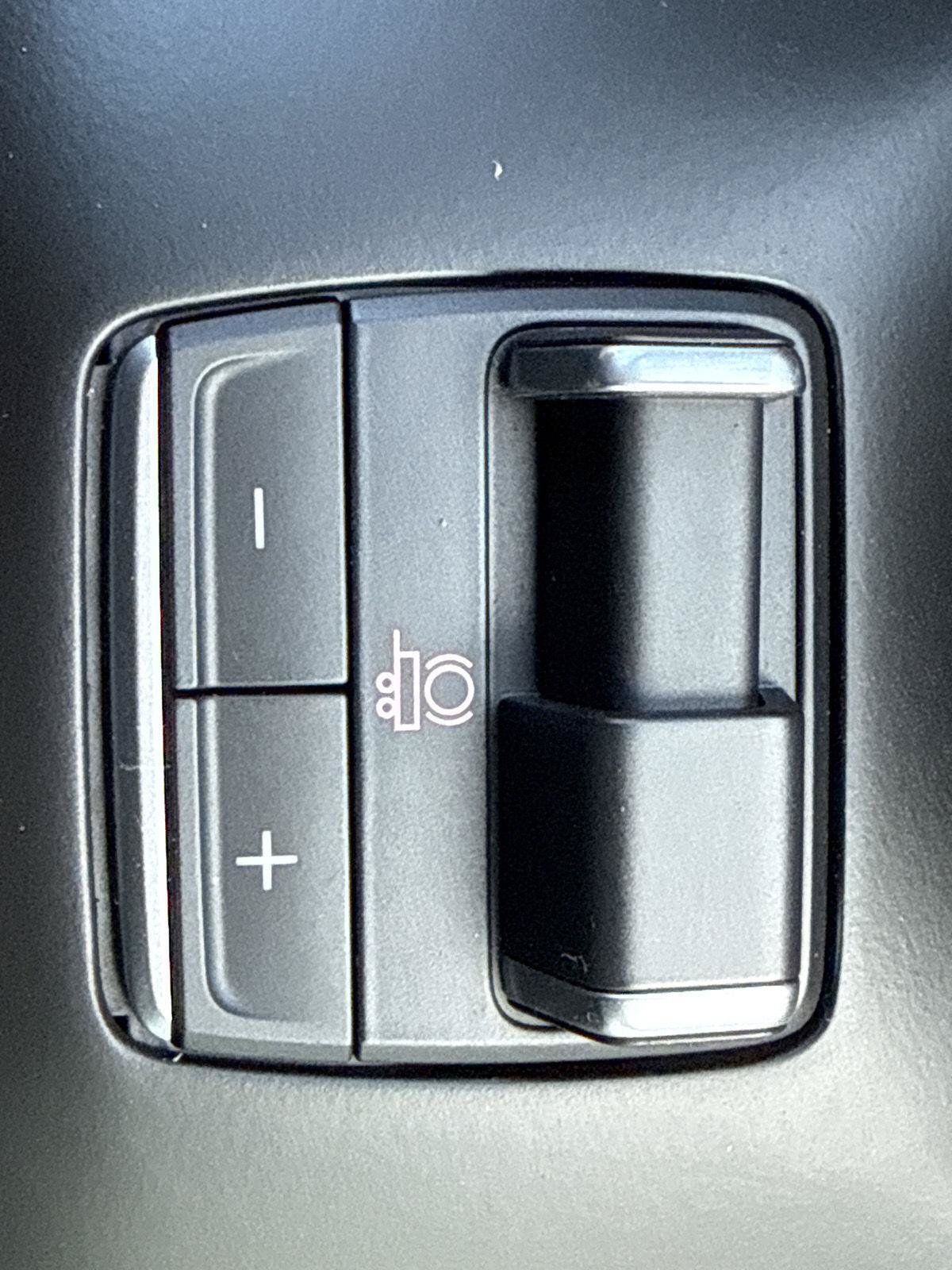 Used 2025 GMC Sierra 1500 Denali AWD/4WD image 29