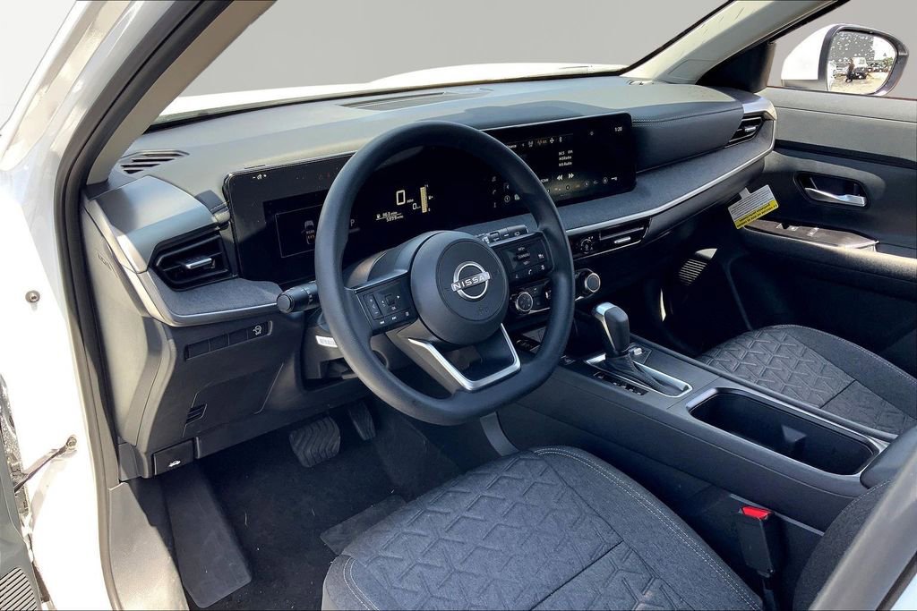 Used 2025 Nissan Kicks SV image 12