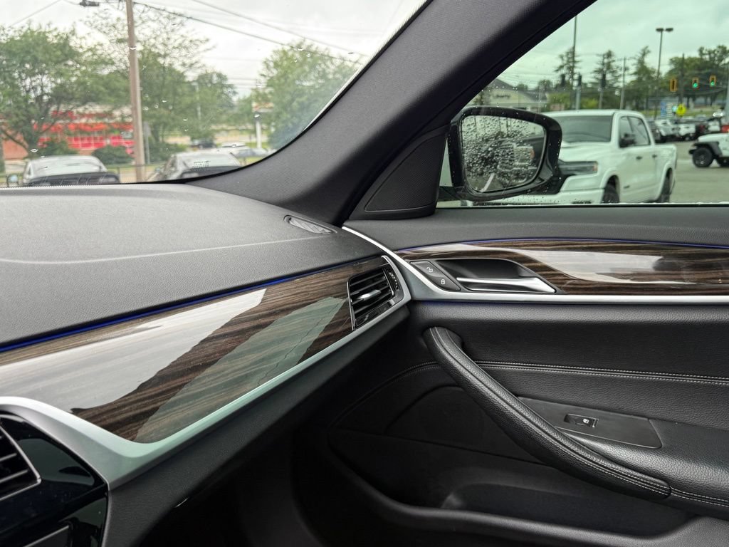 Used 2018 BMW 530e RWD image 23