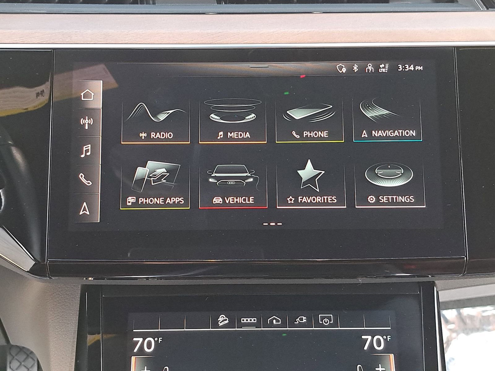 Used 2024 Audi Q8 e-tron Premium Plus w/ Premium Plus Package image 24