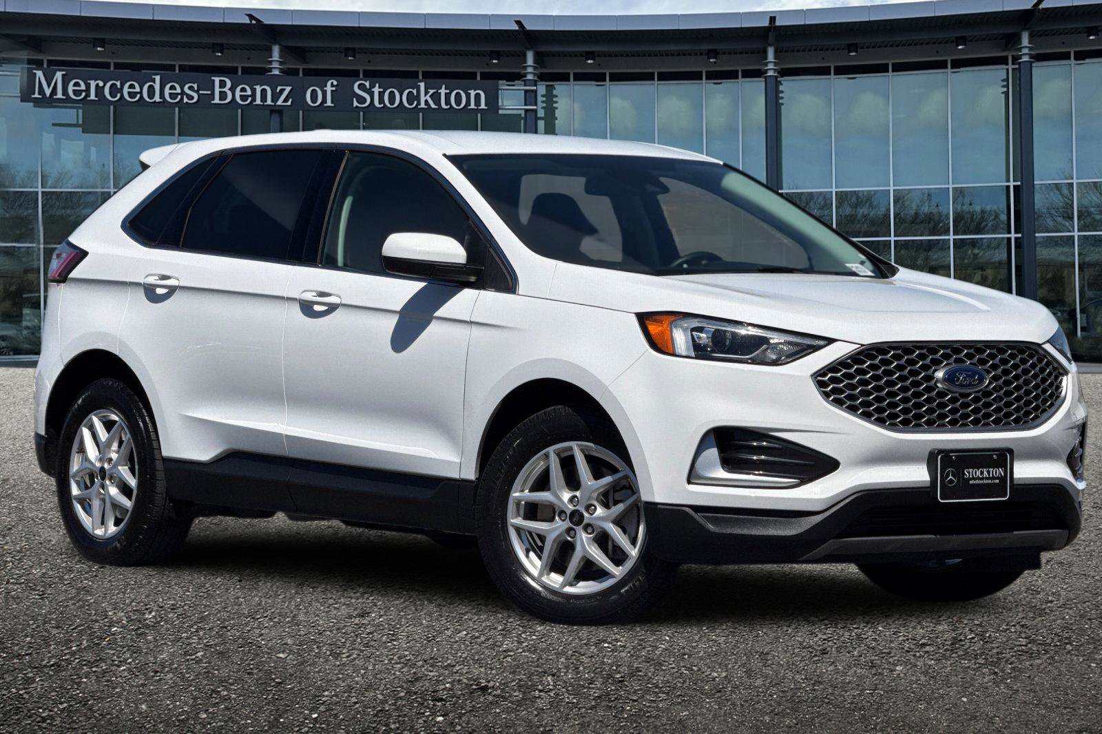 Used 2024 Ford Edge SEL image 2