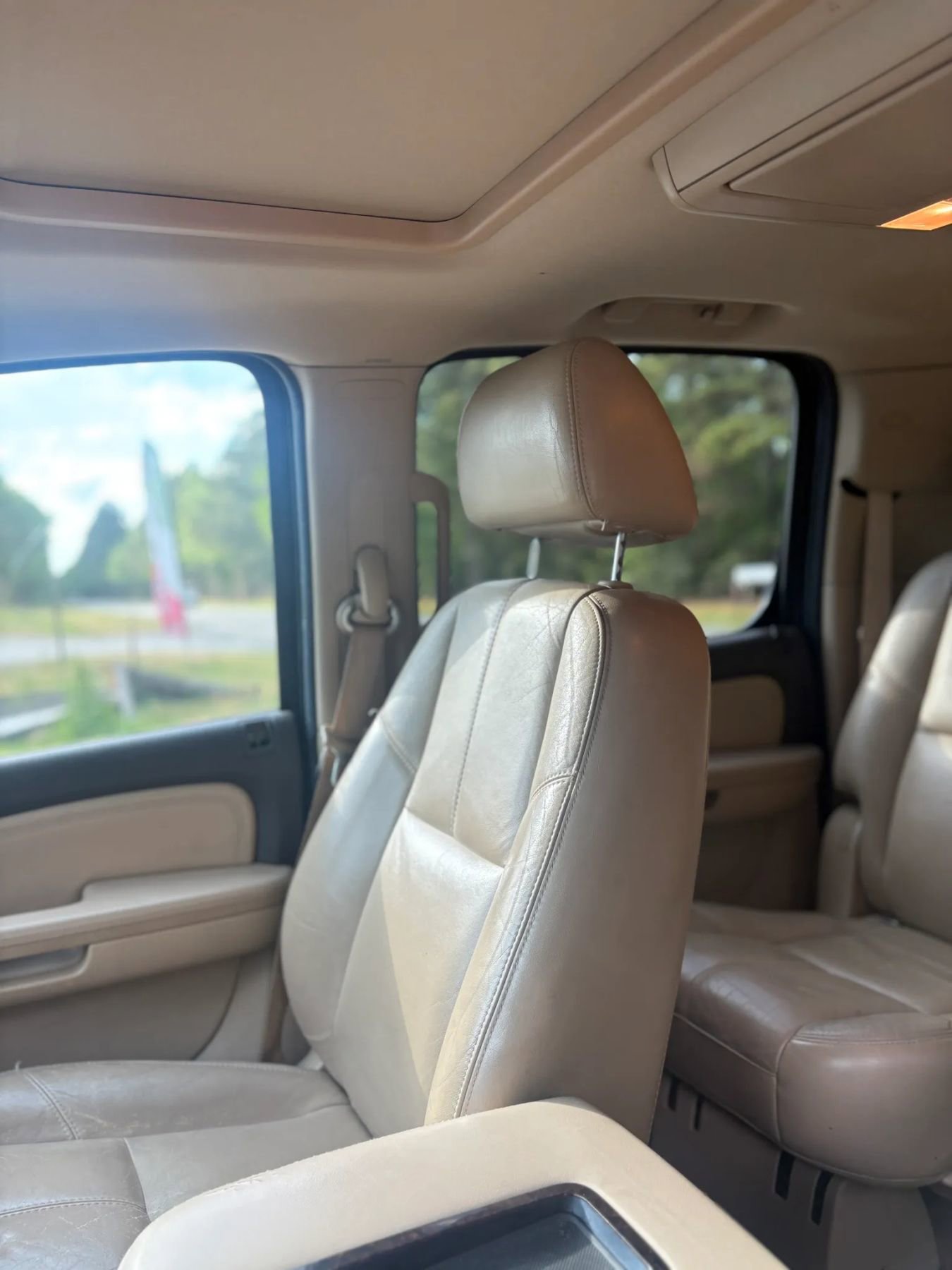 Used 2007 GMC Yukon XL Denali AWD/4WD image 32