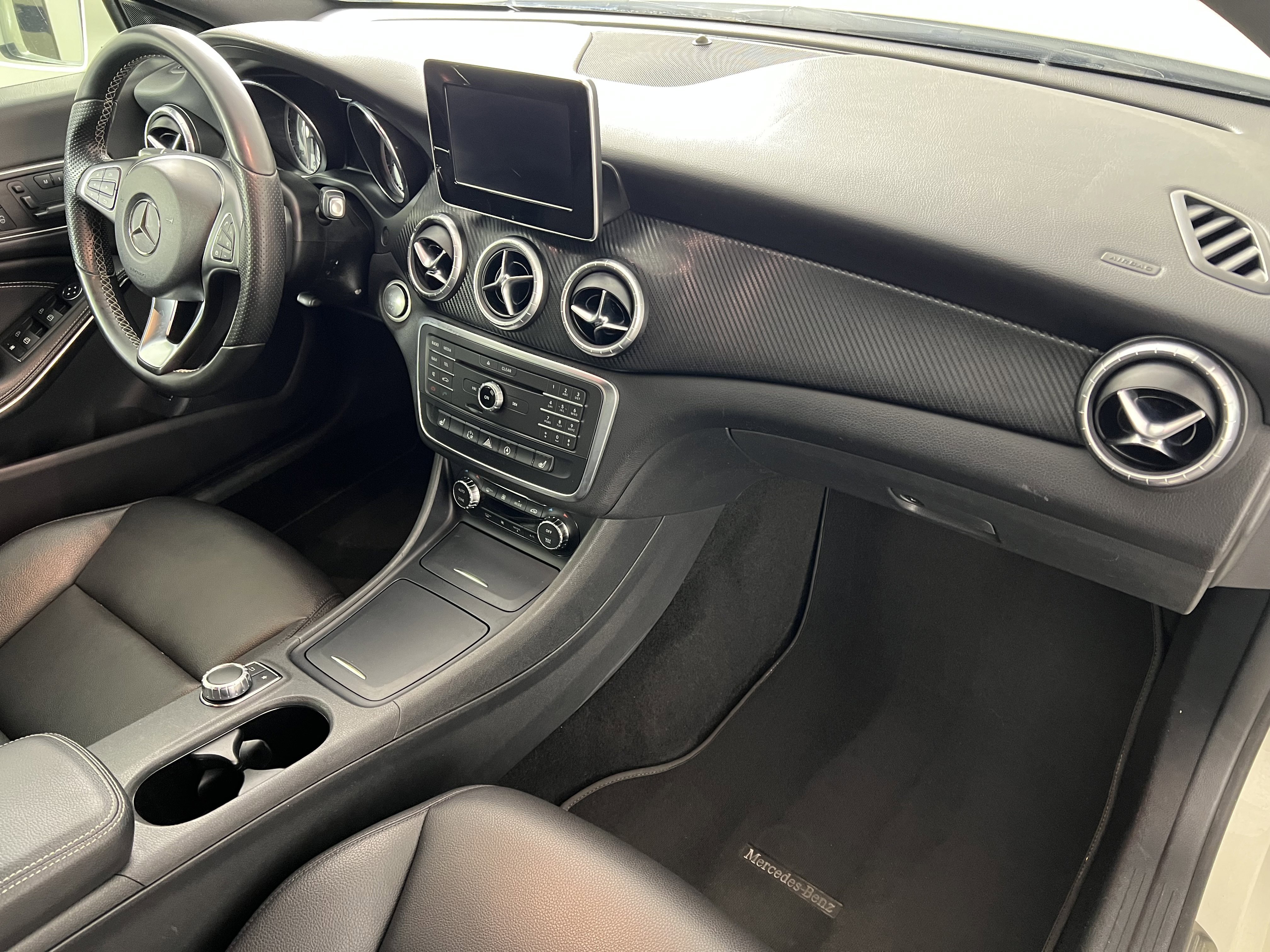 Used 2015 Mercedes-Benz CLA 250 4MATIC image 25