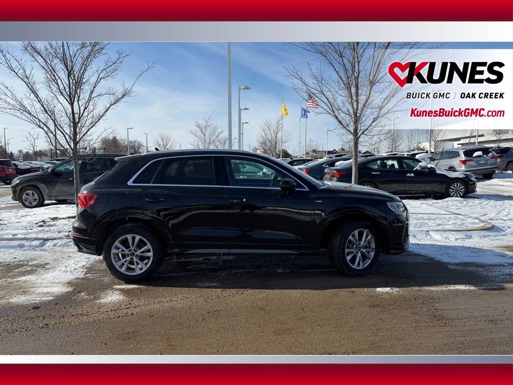 Used 2025 Audi Q3 2.0T Premium image 4