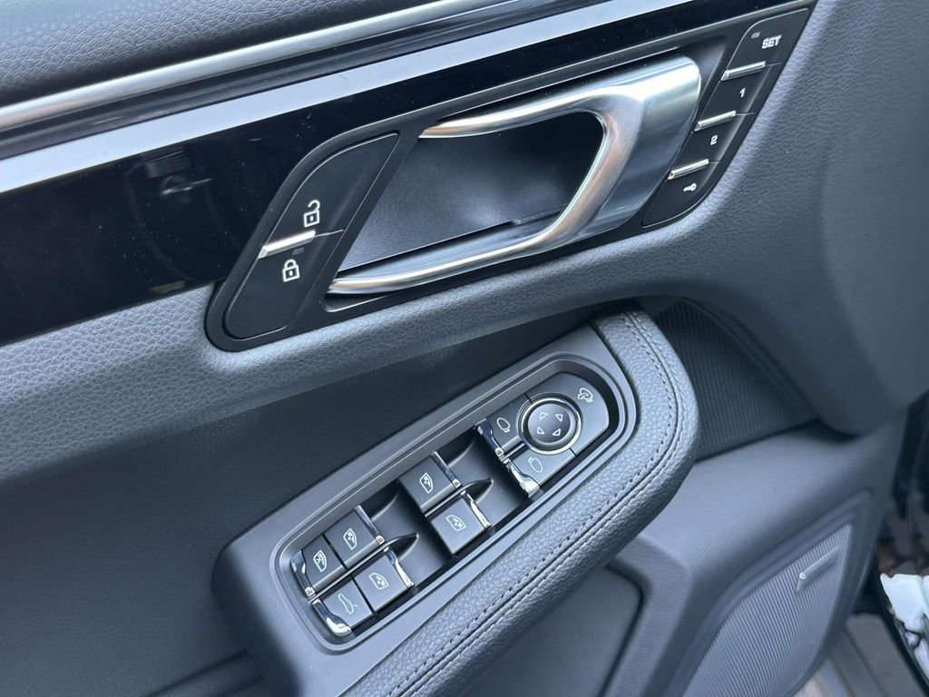 New 2026 Porsche Macan AWD/4WD image 19