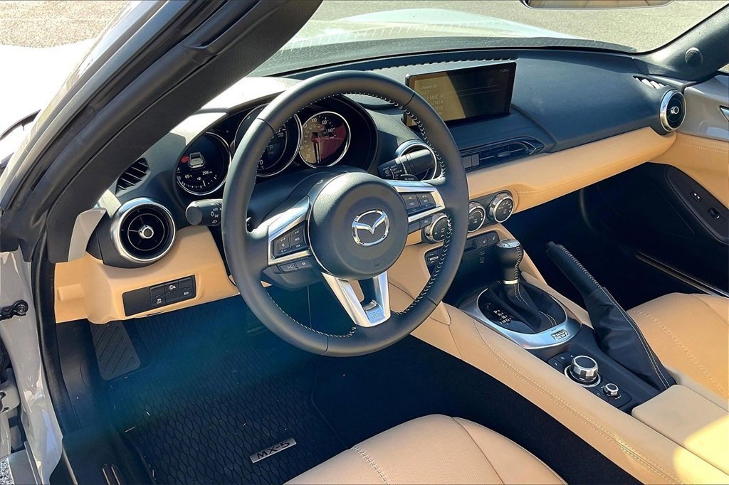 Used 2025 MAZDA MX-5 Miata RF Grand Touring image 35