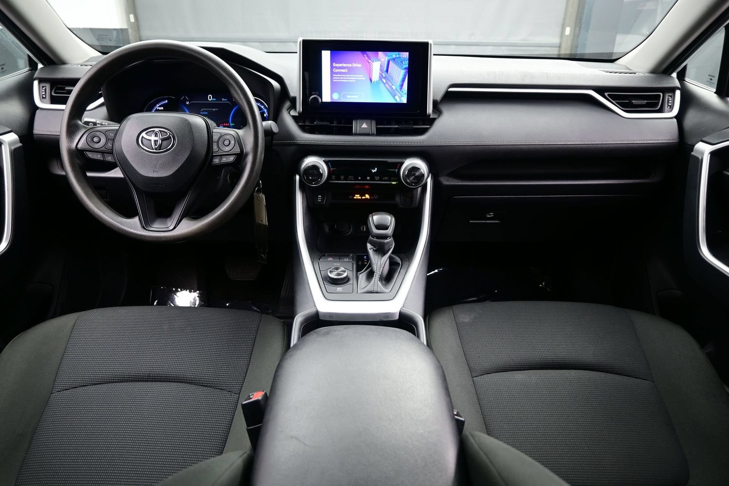 Used 2024 Toyota RAV4 LE AWD/4WD image 16