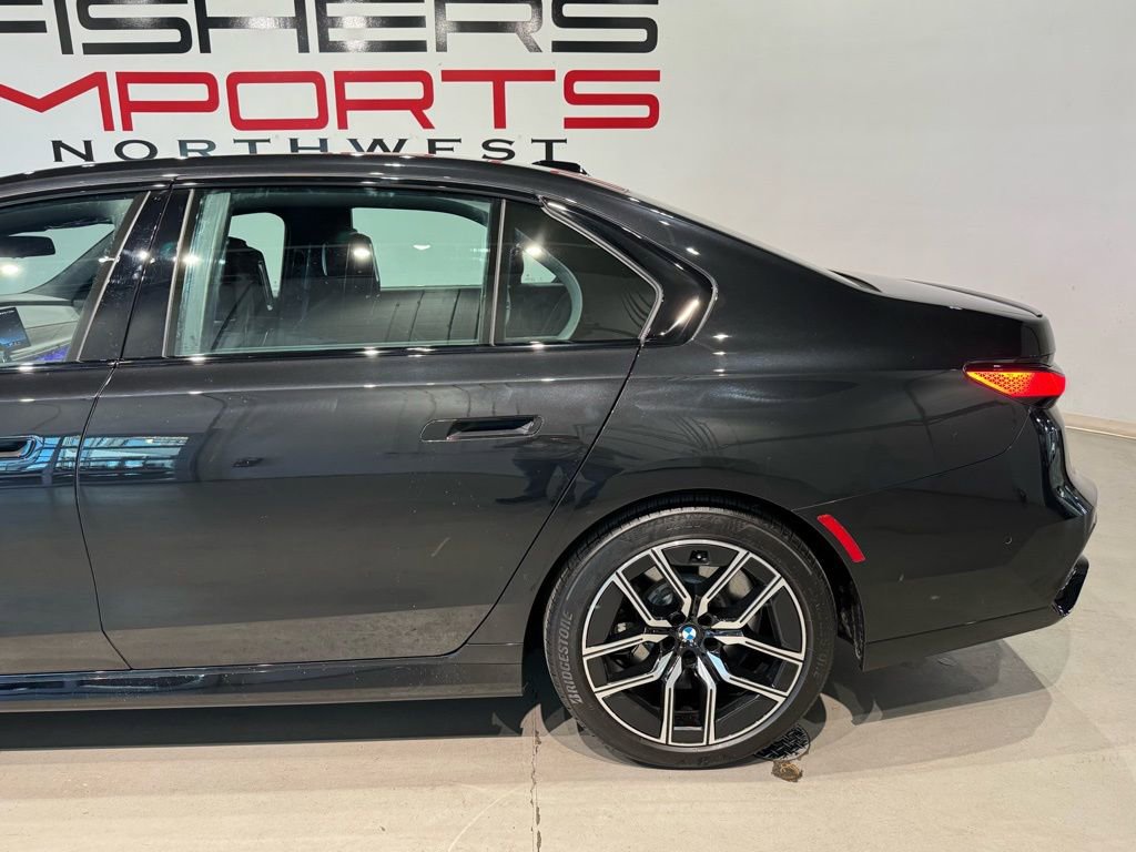 Used 2025 BMW 760i xDrive image 6