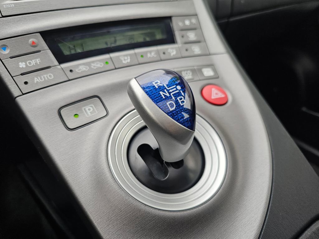 Used 2015 Toyota Prius Four w/ Deluxe Solar Roof Package image 34