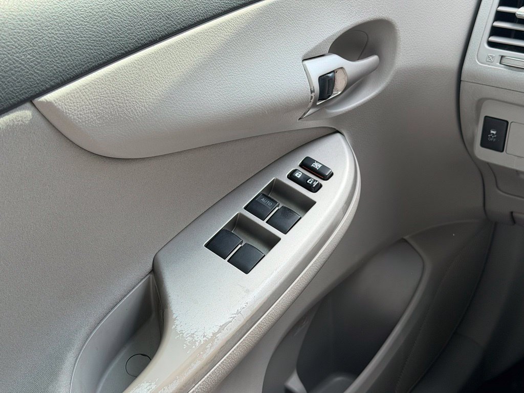 Used 2011 Toyota Corolla LE FWD image 8