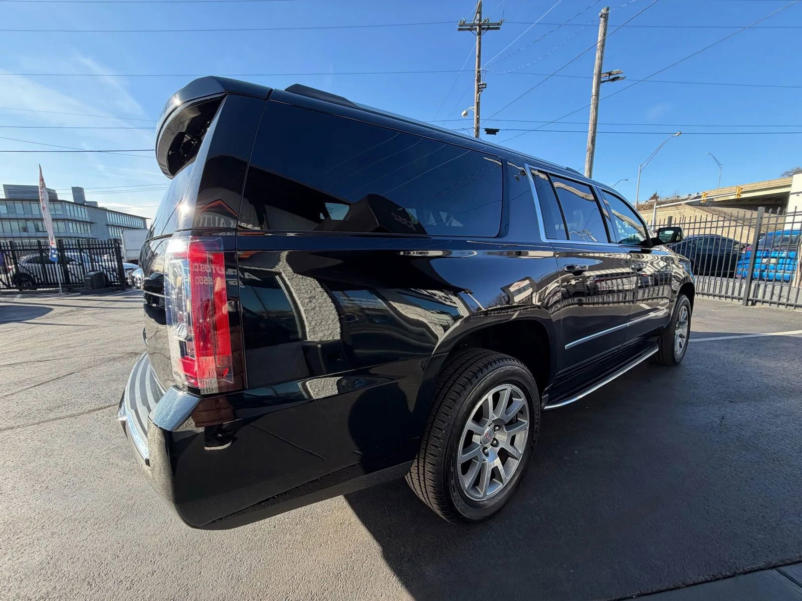 Used 2018 GMC Yukon XL Denali w/ Open Road Package image 13
