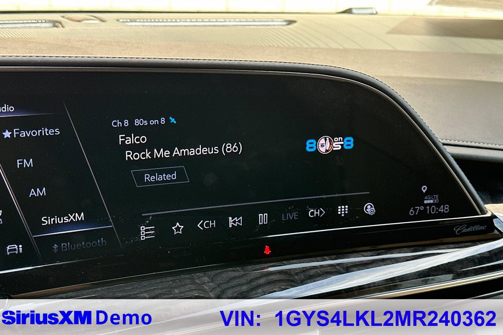 Certified 2021 Cadillac Escalade ESV Premium Luxury w/ Driver Assist Tech Package AWD/4WD image 37