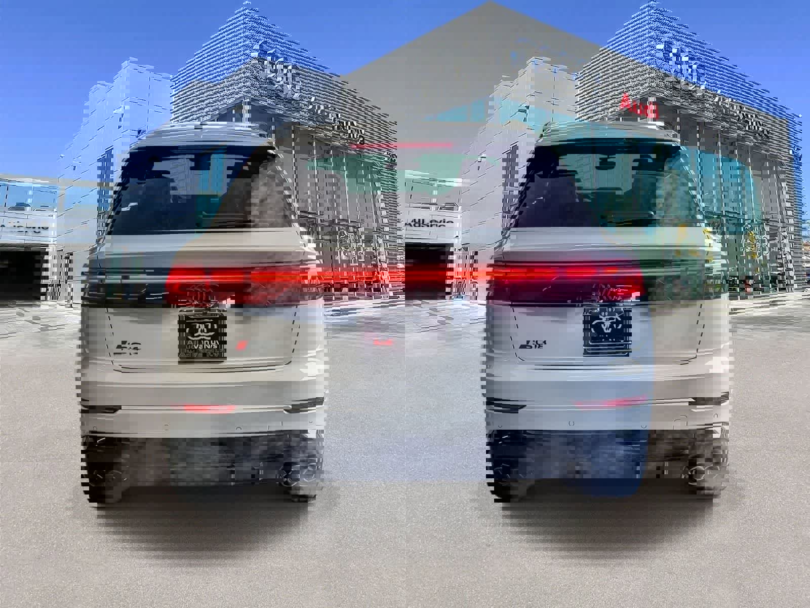 New 2026 Audi SQ8 Premium Plus image 5