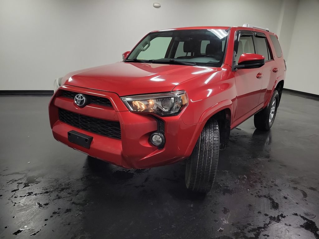 Used 2017 Toyota 4Runner SR5 AWD/4WD image 4