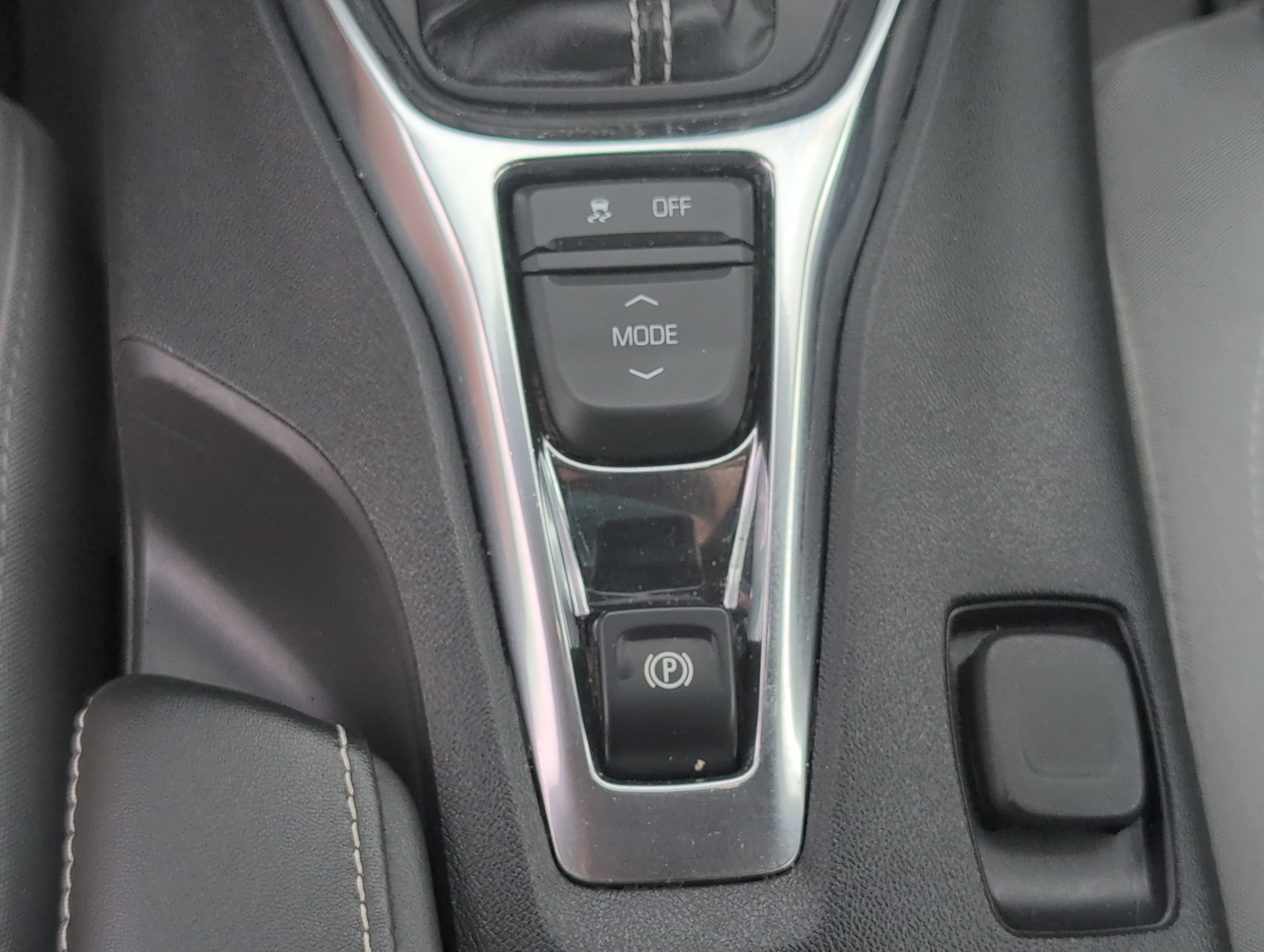 Used 2020 Chevrolet Camaro LT RWD image 22