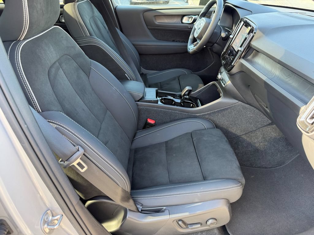 Certified 2023 Volvo C40 P8 Recharge Ultimate AWD/4WD image 11