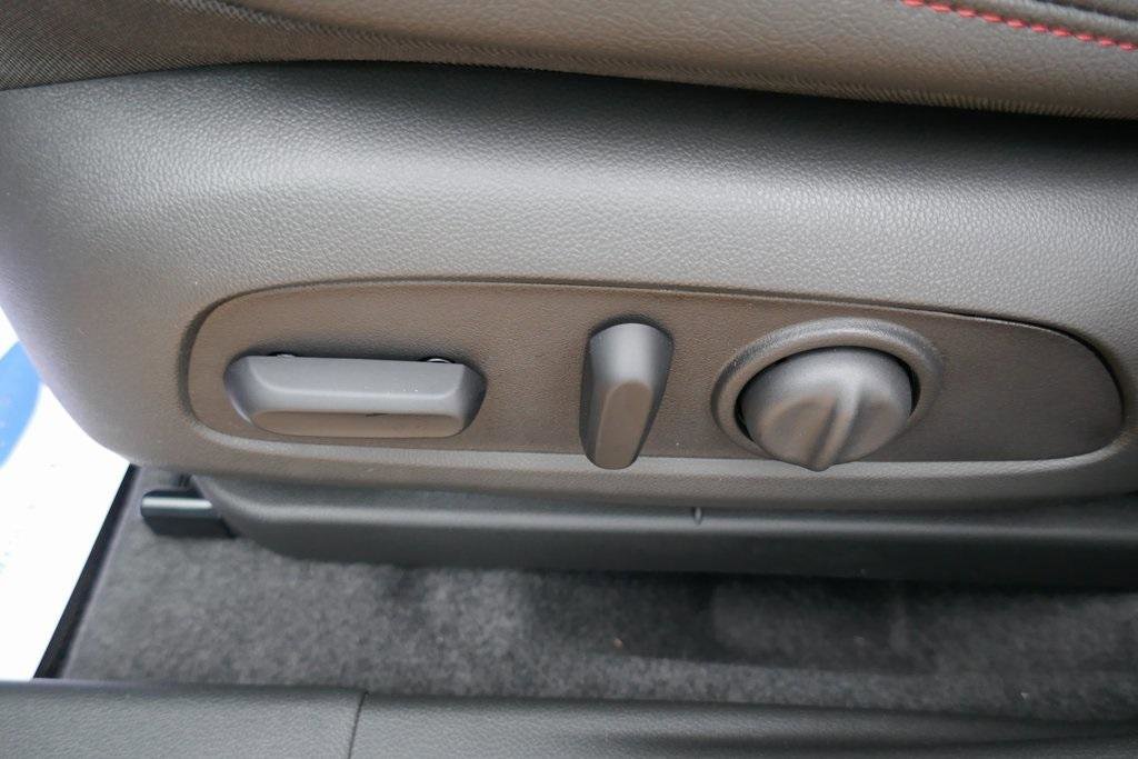 New 2026 Chevrolet Trax RS w/ Sunroof Package image 13