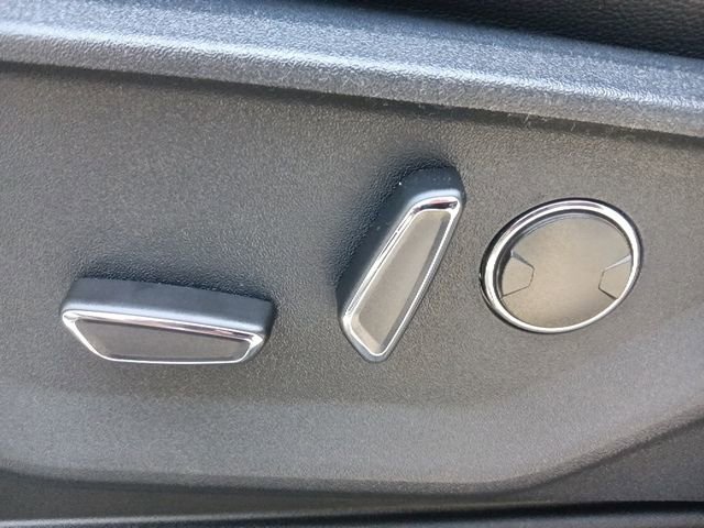 New 2025 Ford F150 Lariat w/ Equipment Group 502A High image 16