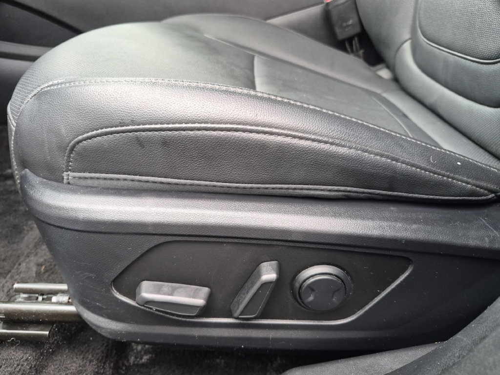 Used 2025 Hyundai Santa Cruz SEL FWD image 14