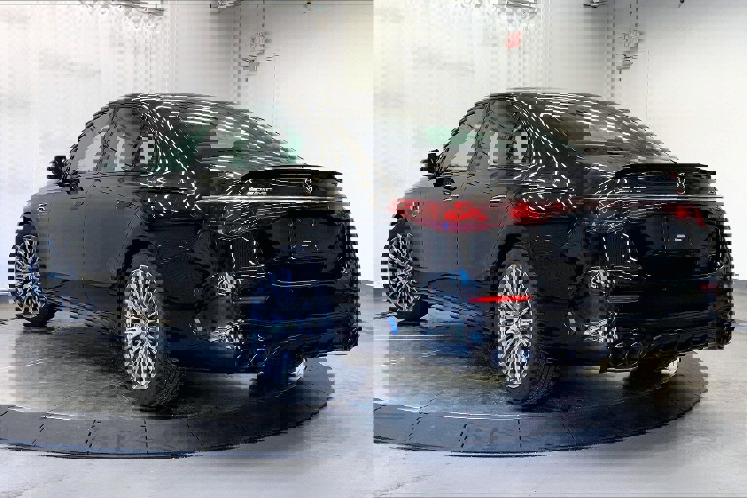 Used 2025 Mercedes-Benz E 53 AMG e 4MATIC Sedan image 2