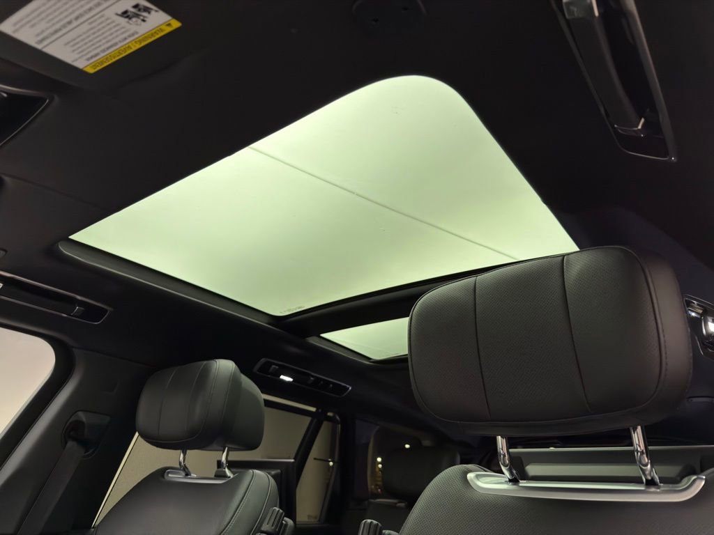 Used 2024 Land Rover Range Rover Long Wheelbase Autobiography image 12