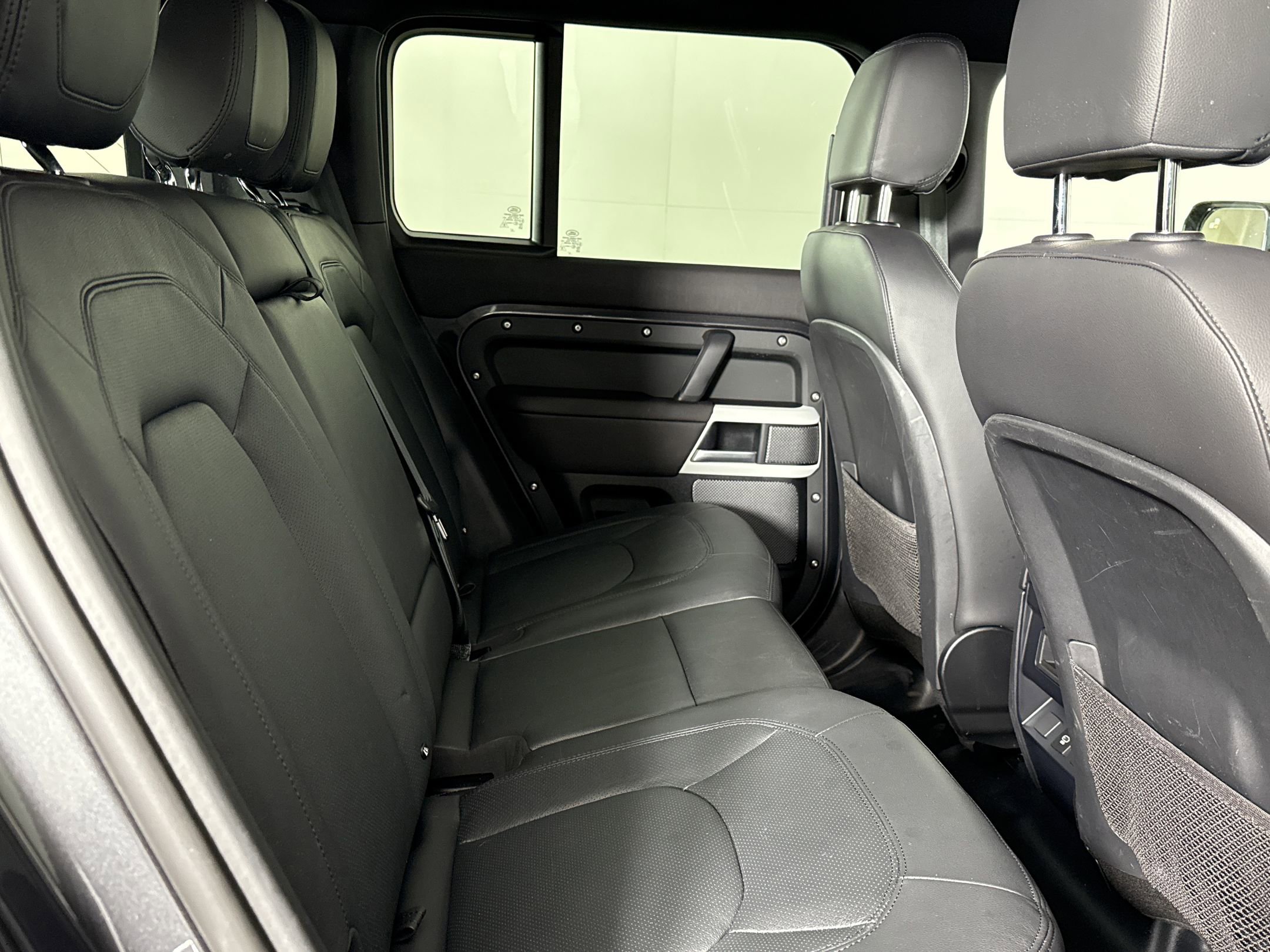 Certified 2024 Land Rover Defender 110 S AWD/4WD image 25