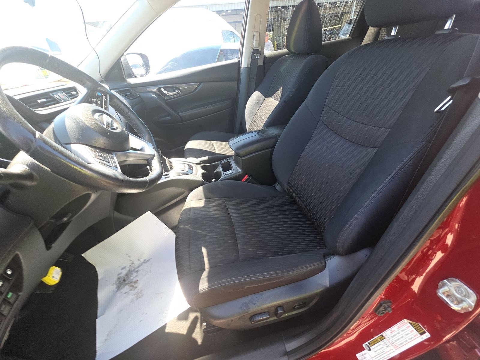 Used 2019 Nissan Rogue SV w/ Sun & Sound Touring Package image 15