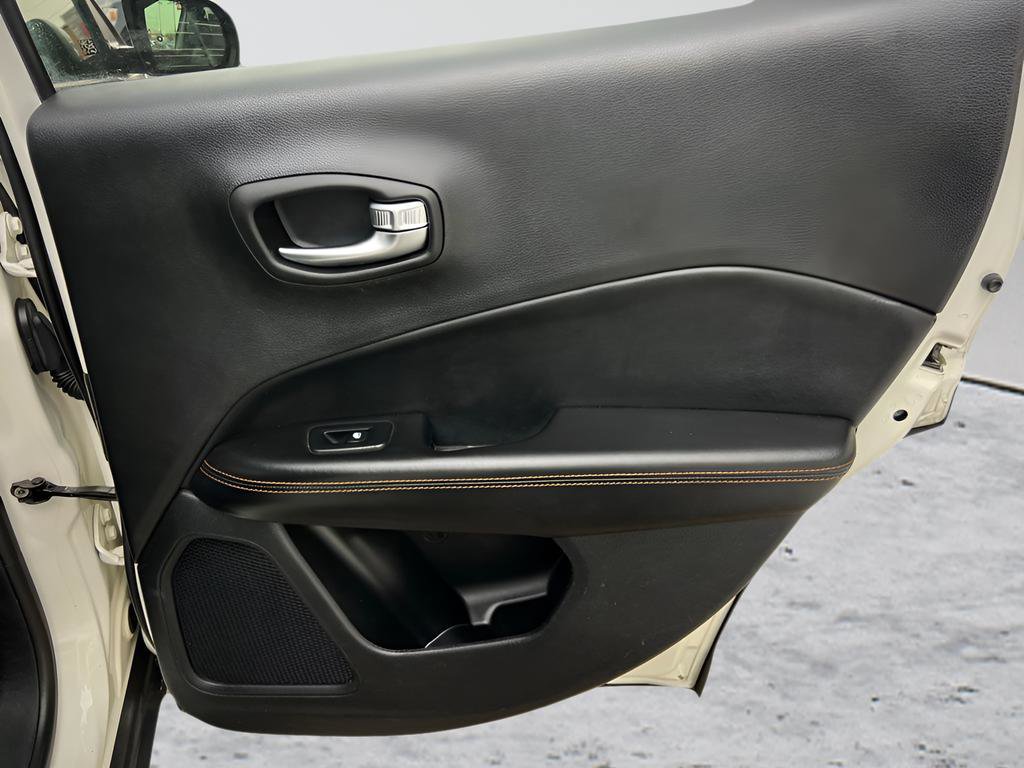 Used 2018 Jeep Compass Limited w/ Safe & Security Group FWD image 27