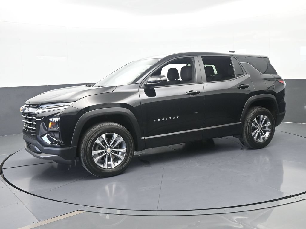 Used 2025 Chevrolet Equinox LT FWD image 2