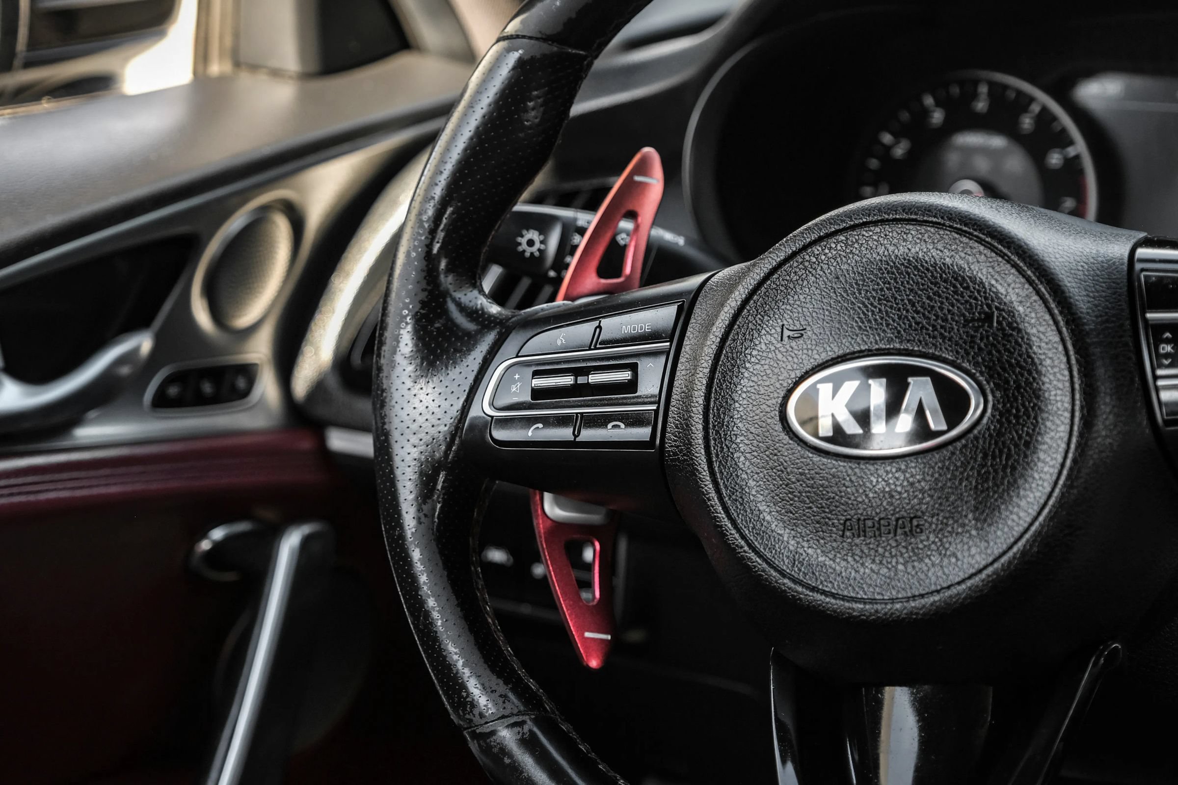 Used 2020 Kia Stinger GT2 RWD image 24