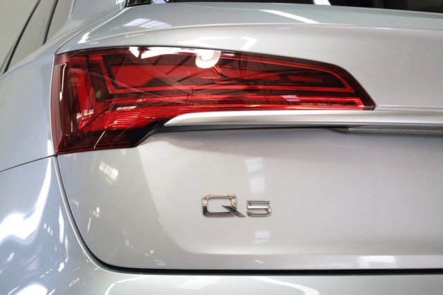Used 2022 Audi Q5 e Premium Plus image 6