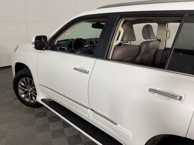 Used 2015 Lexus GX 460 Luxury w/ Preferred Accessory Package AWD/4WD image 37