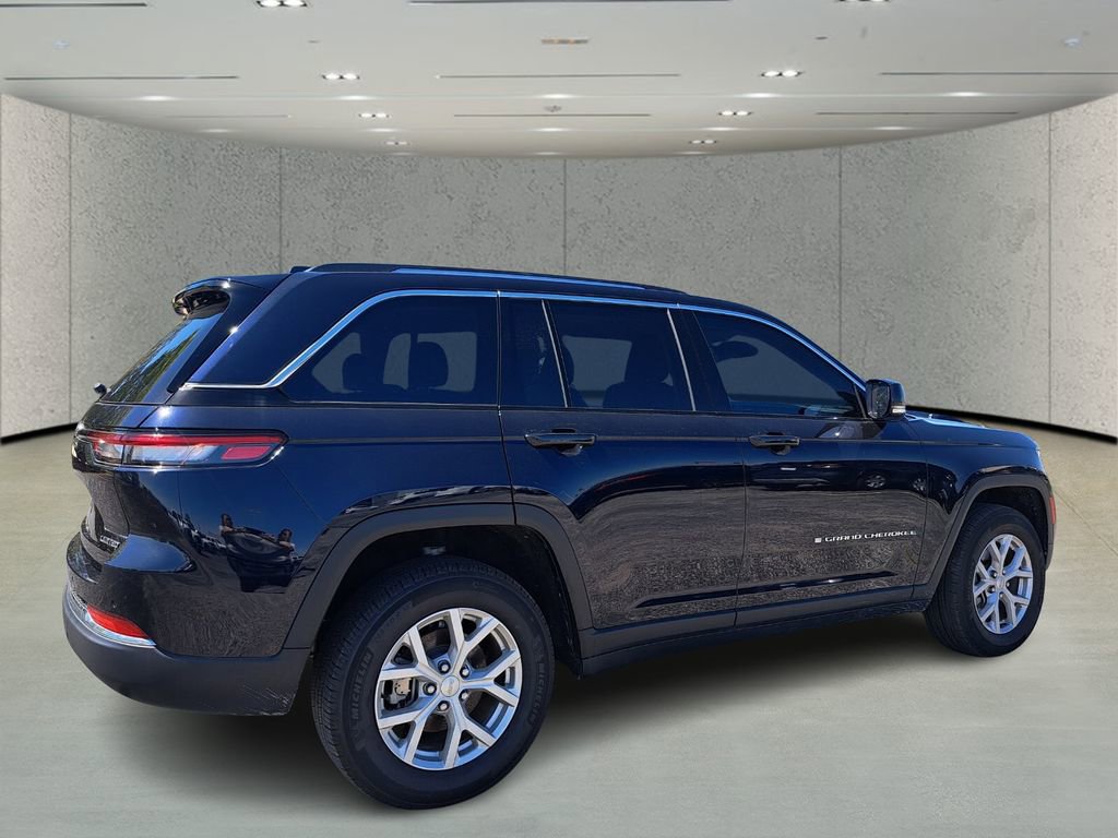 Used 2024 Jeep Grand Cherokee Limited image 4