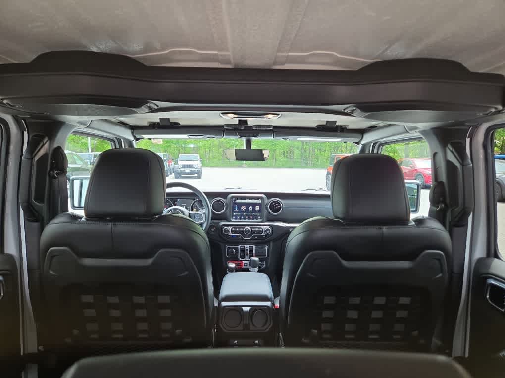 Used 2023 Jeep Wrangler Unlimited Rubicon 4xe w/ Cold Weather Group AWD/4WD image 37