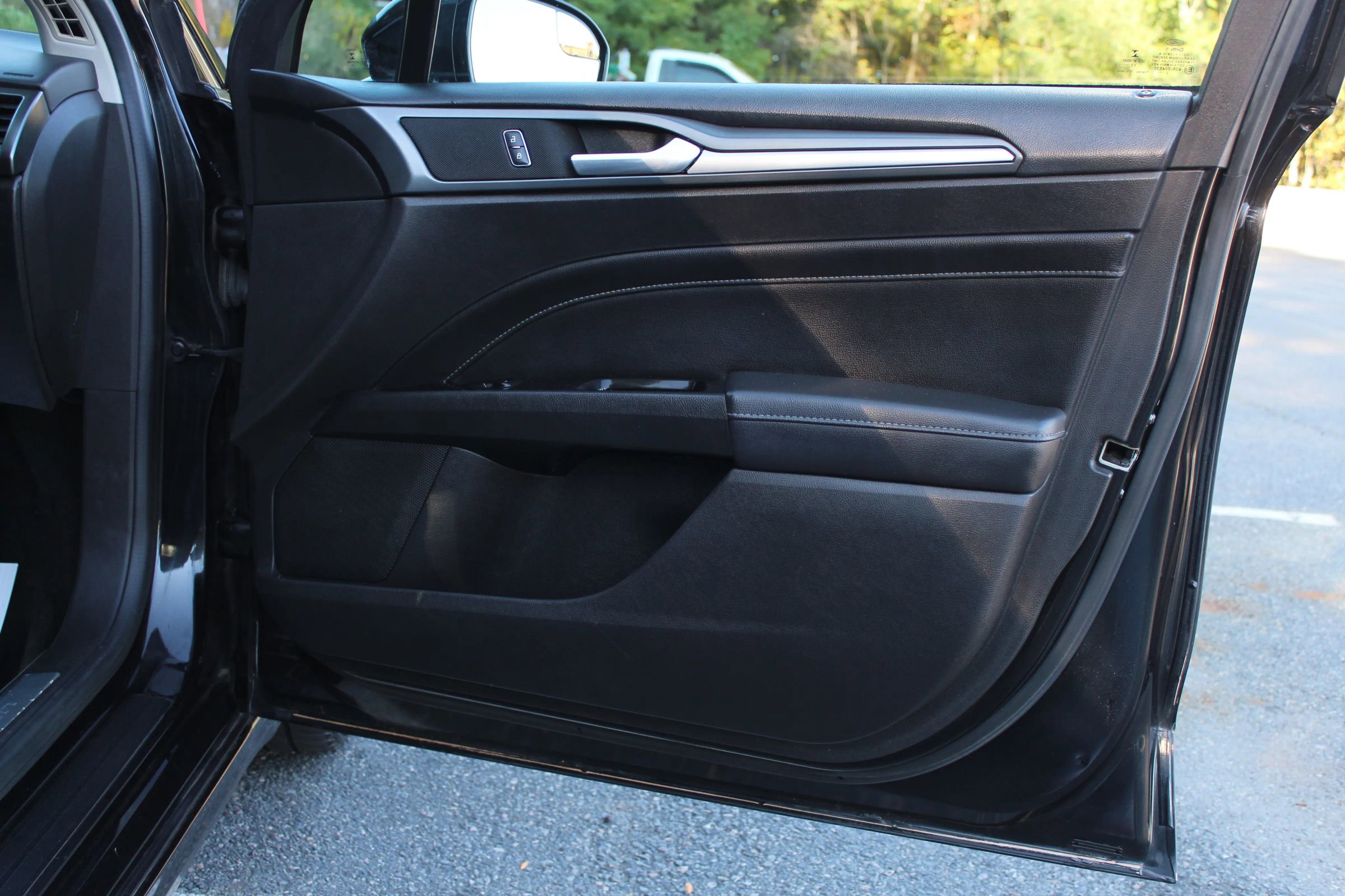 Used 2014 Ford Fusion Titanium image 18