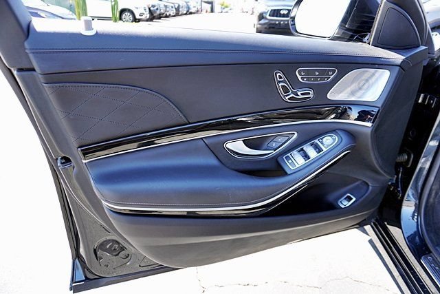 Used 2018 Mercedes-Benz S 560 Sedan image 34