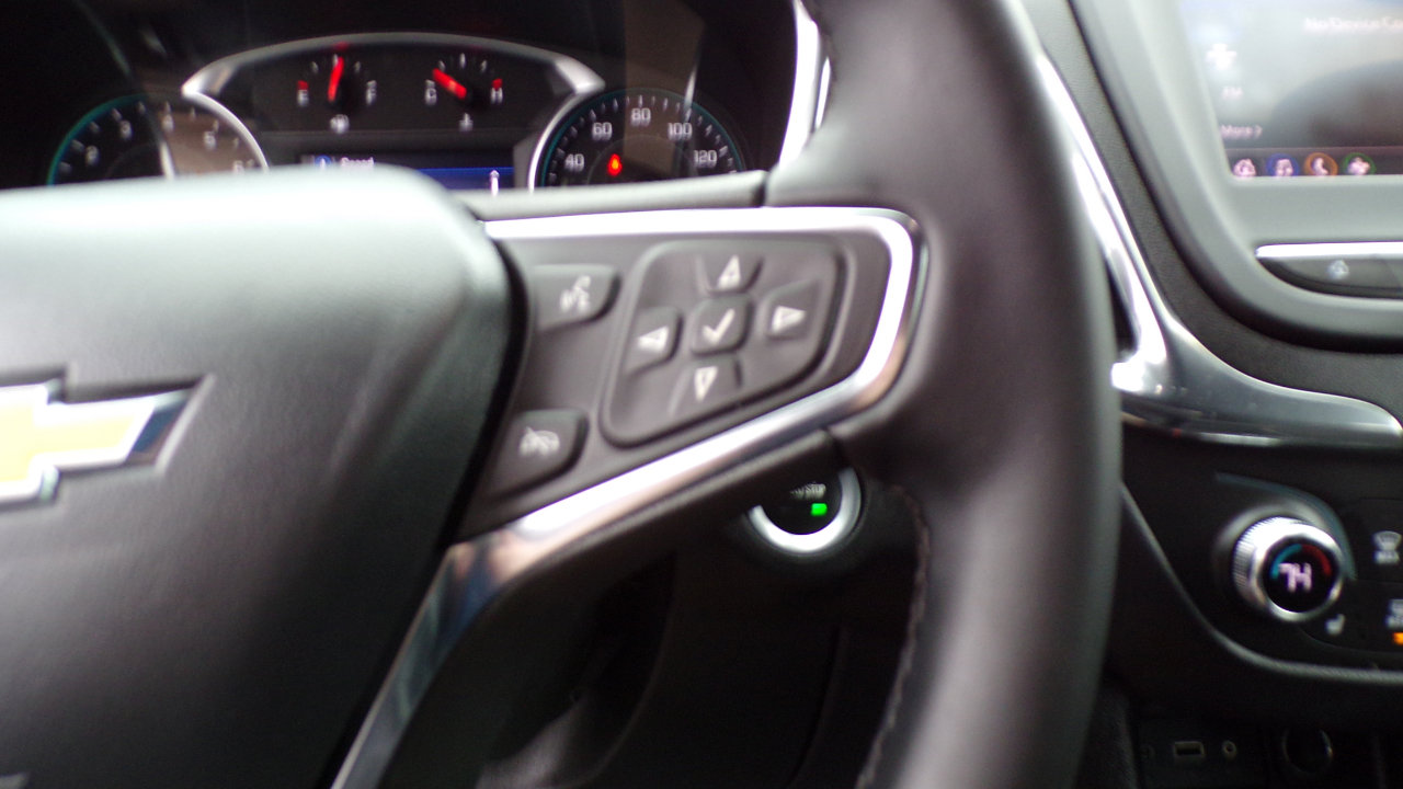 Used 2024 Chevrolet Equinox LT w/ LPO, Floor Liner Package FWD image 18