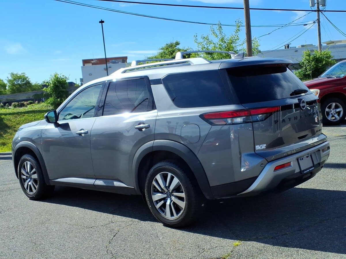 Used 2023 Nissan Pathfinder SL w/ Lighting Package (N92) AWD/4WD image 7