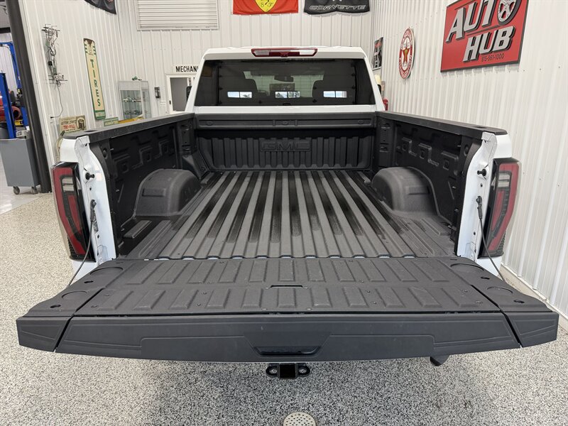 Used 2026 GMC Sierra 2500 AT4 AWD/4WD image 17