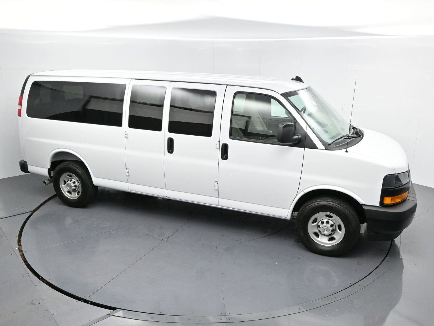 Used 2025 Chevrolet Express 3500 LS image 32