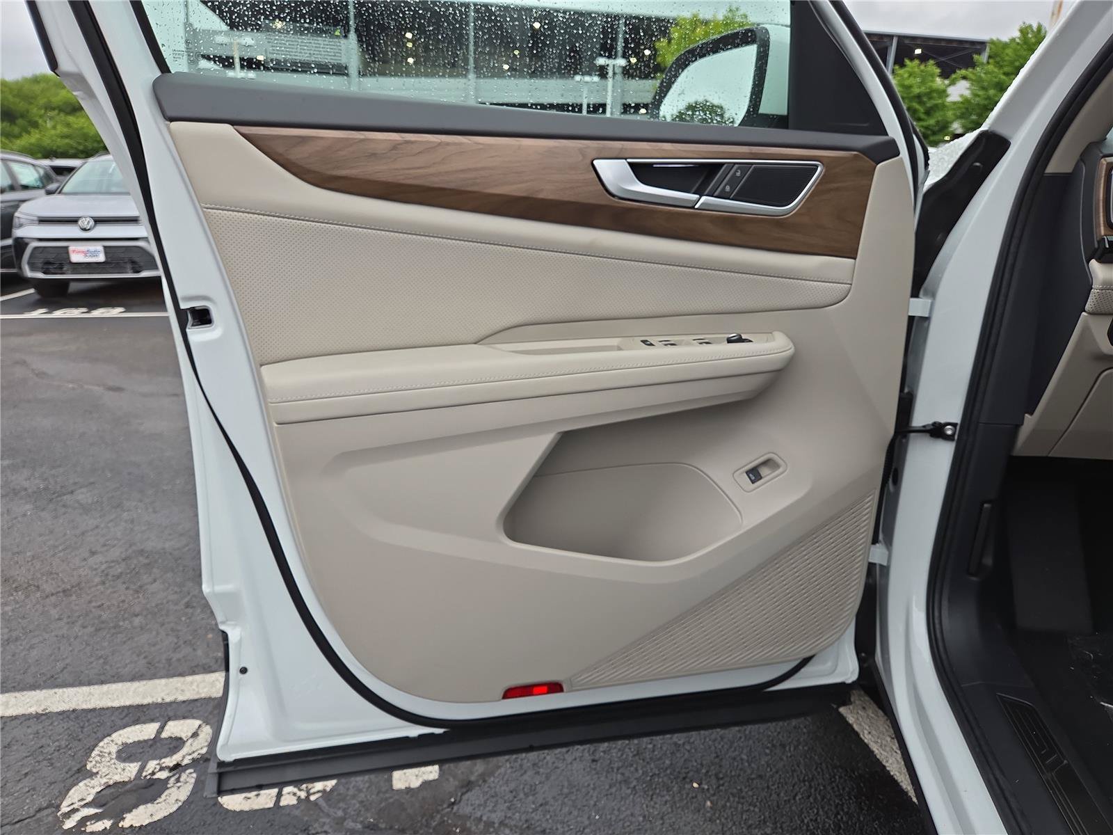 New 2026 Volkswagen Atlas SE FWD image 12